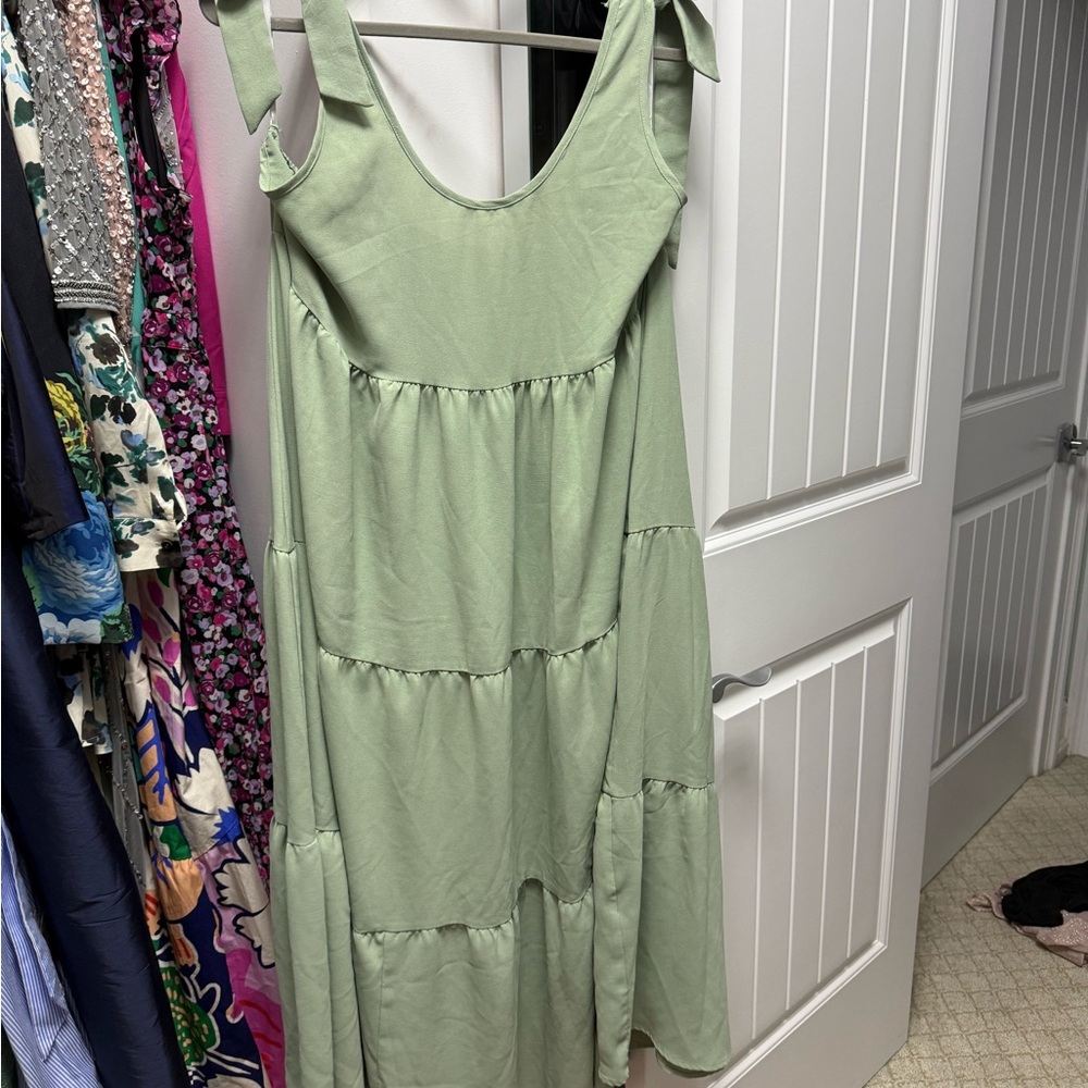 Elegant Green Sleeveless Dress